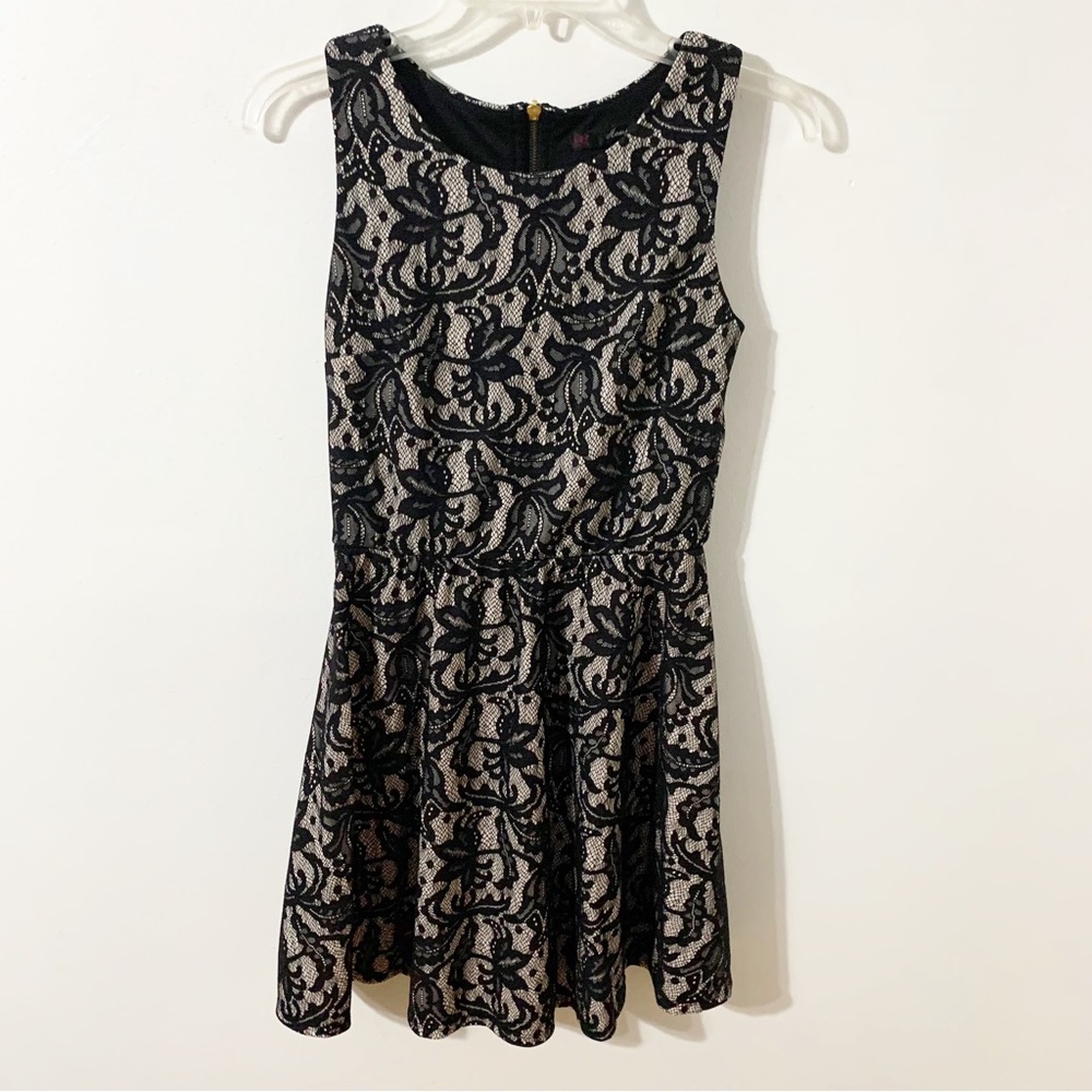 Heart Sole Lace Overlay Sleeveless Round Neckline Lined Mini Dress Exposed Zip